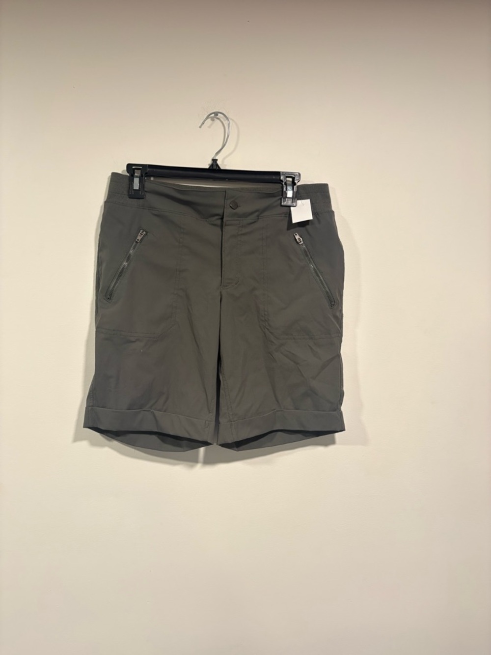 Te Verde Olive Hybrid Shorts with Zipper Pockets